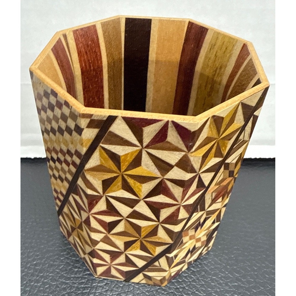 Japanese Yosegi Zaiku Hakone Wood Marquetry Octagon Pencil Cup Vase 3.25in